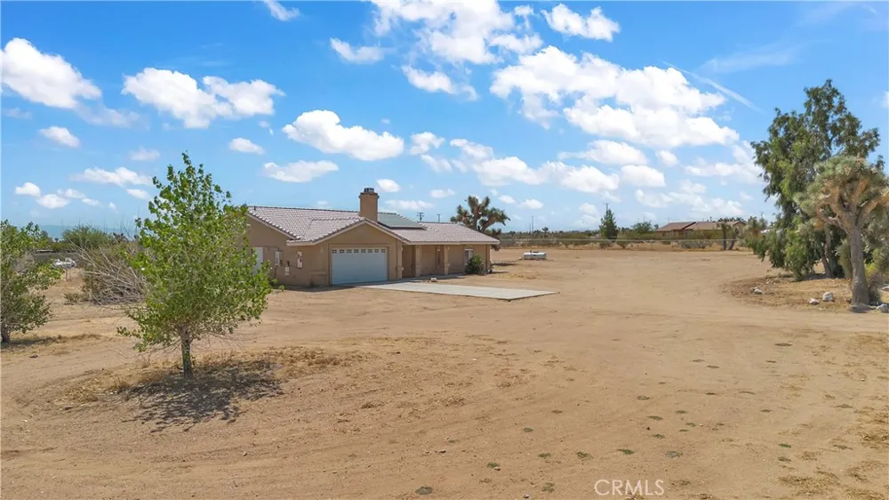 13473 Rochester Phelan, CA 92371