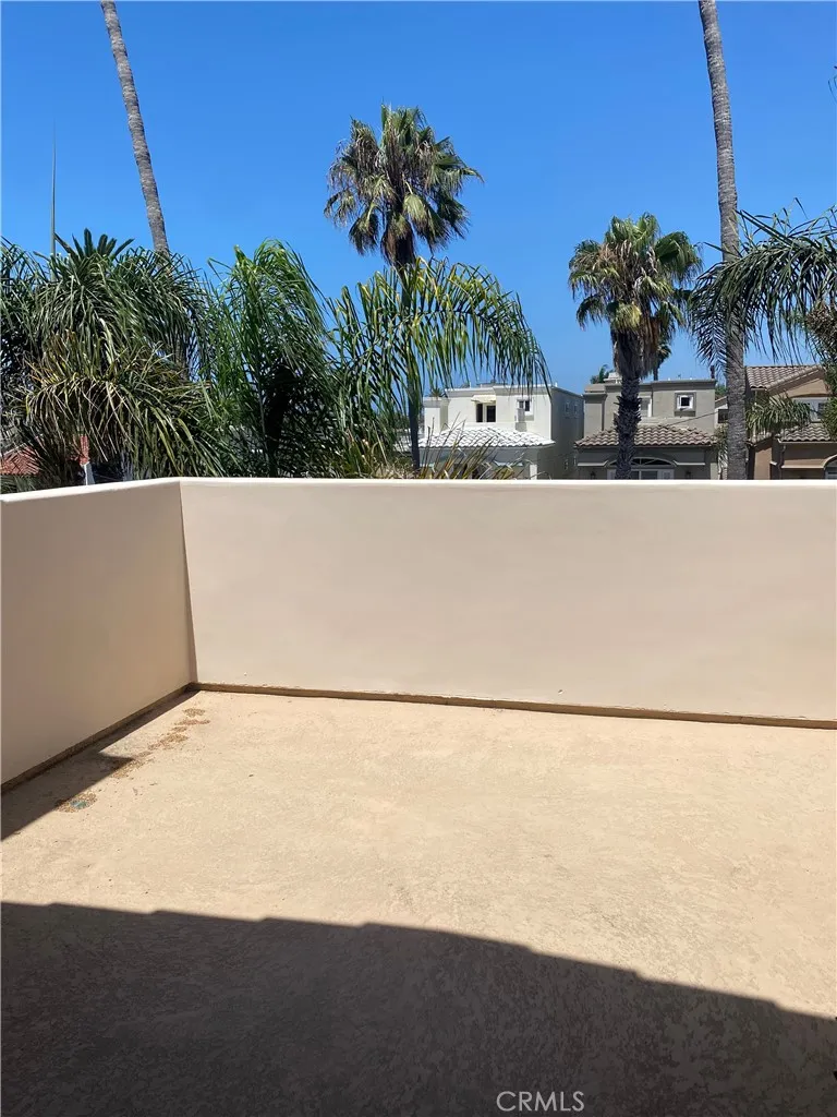 318 9th Street Huntington Beach, CA 92648