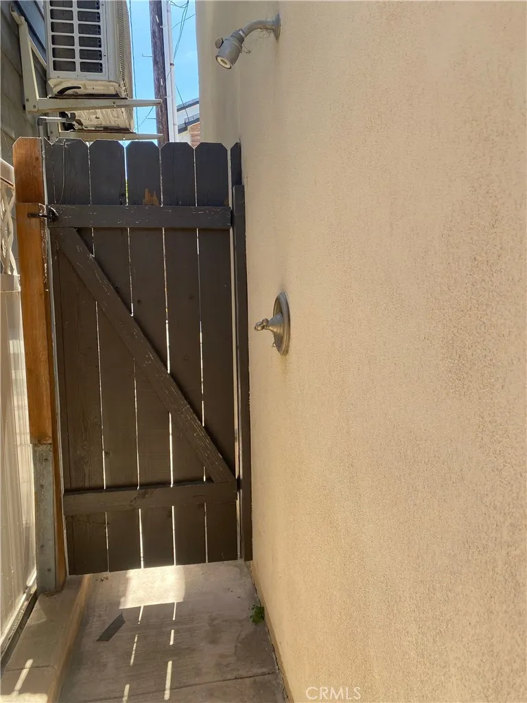 318 9th Street Huntington Beach, CA 92648