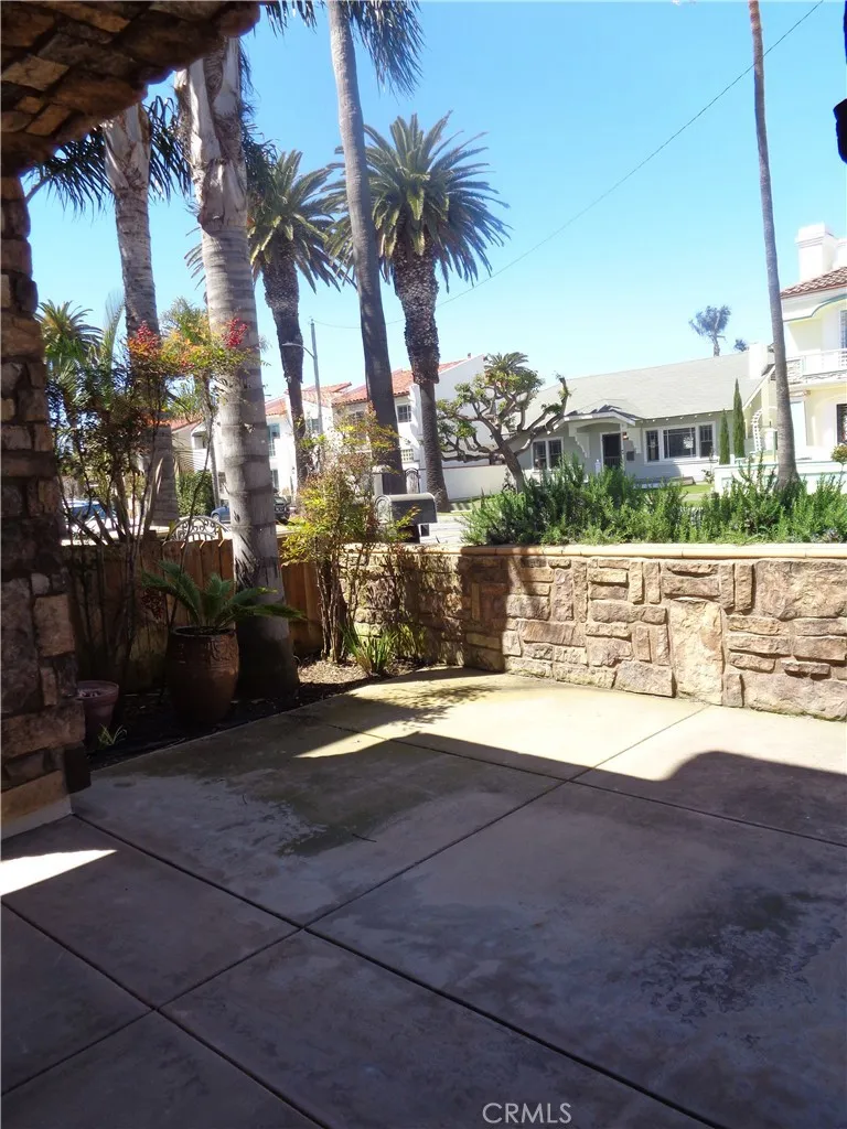 318 9th Street Huntington Beach, CA 92648