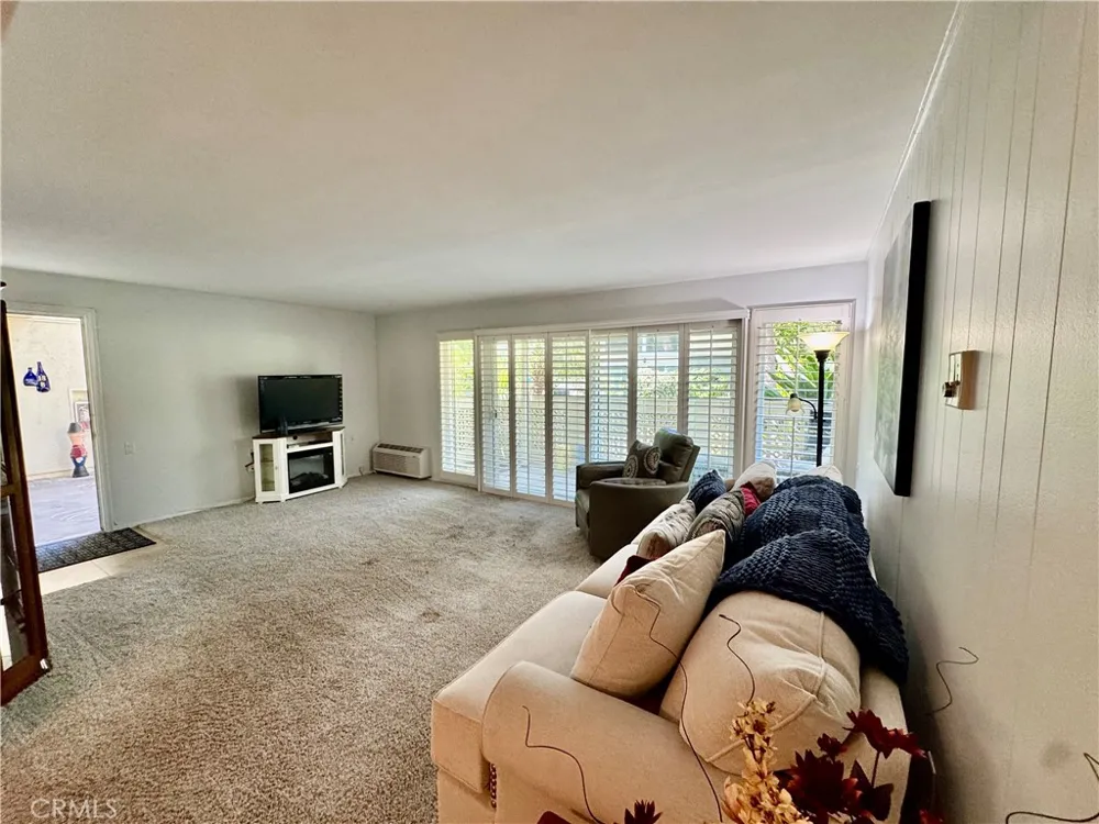 18 Via Castilla #C Laguna Woods, CA 92637