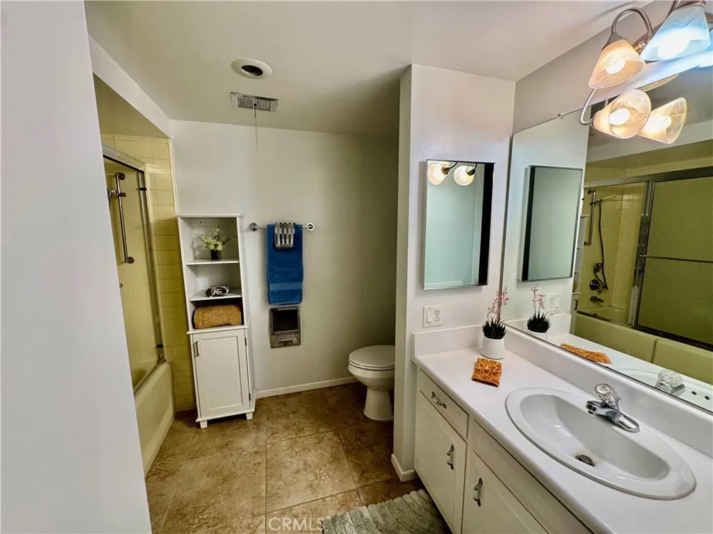 18 Via Castilla #C Laguna Woods, CA 92637