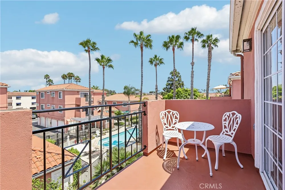 409 Utica #A11 Huntington Beach, CA 92648