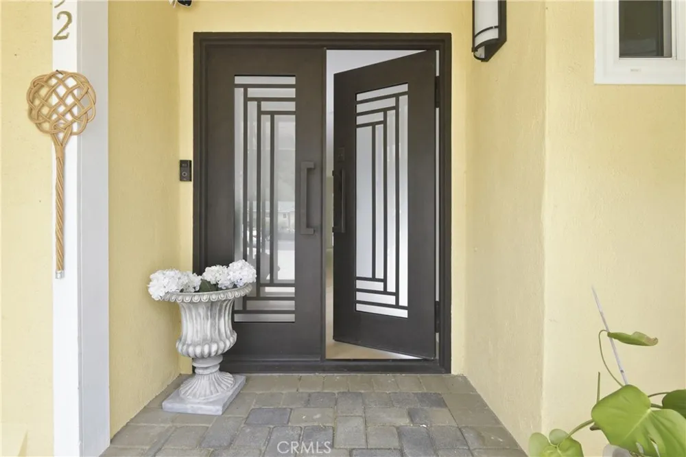7152 Pomelo West Hills, CA 91307