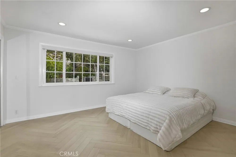 7152 Pomelo West Hills, CA 91307