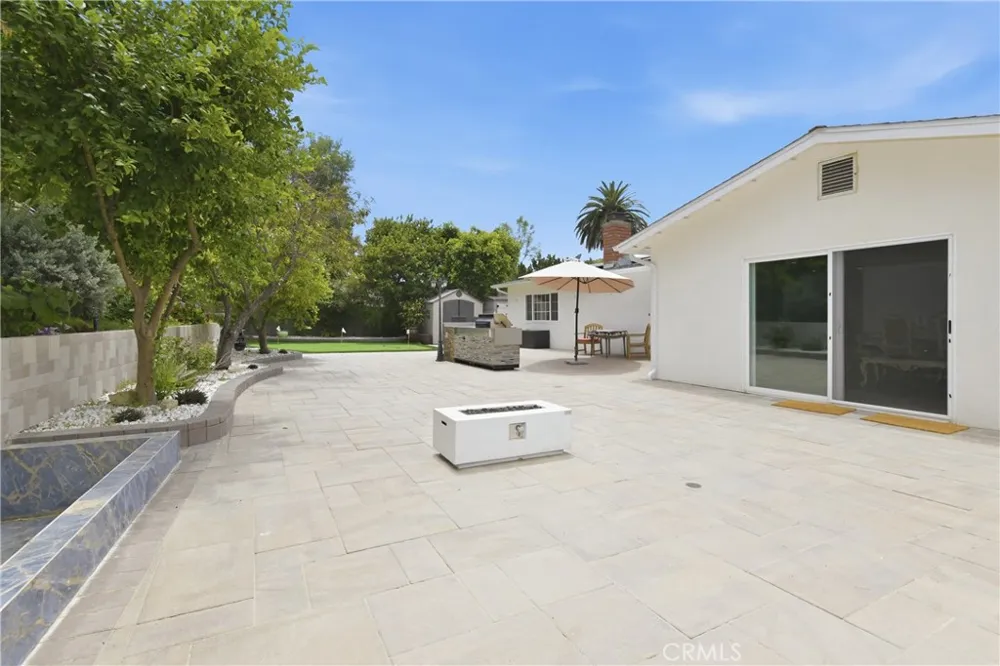 7152 Pomelo West Hills, CA 91307