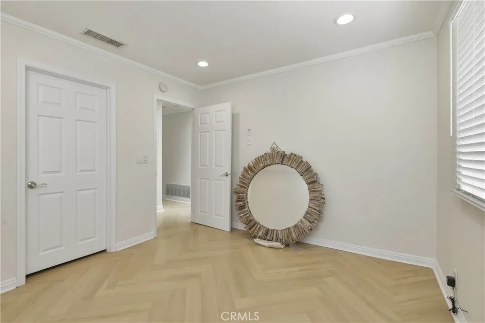 7152 Pomelo West Hills, CA 91307