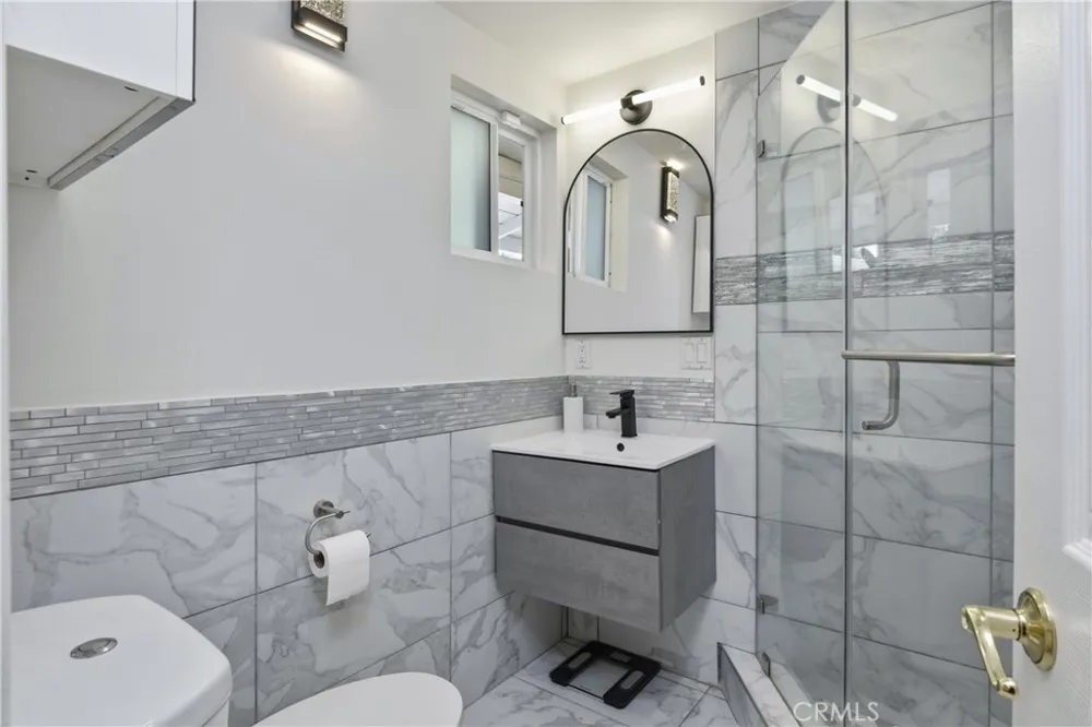 7152 Pomelo West Hills, CA 91307
