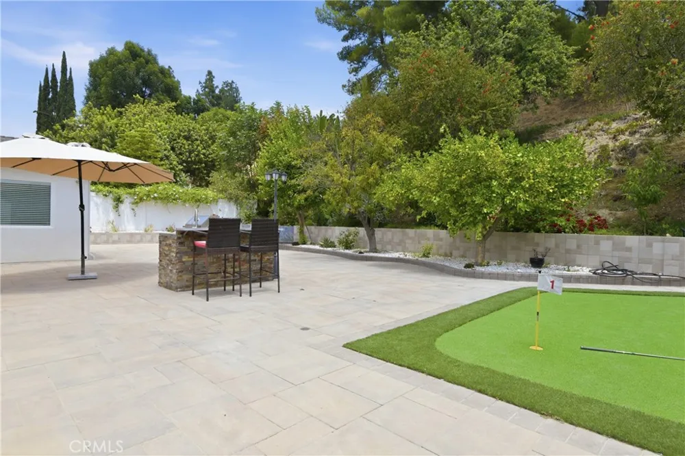 7152 Pomelo West Hills, CA 91307