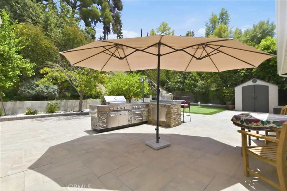 7152 Pomelo West Hills, CA 91307