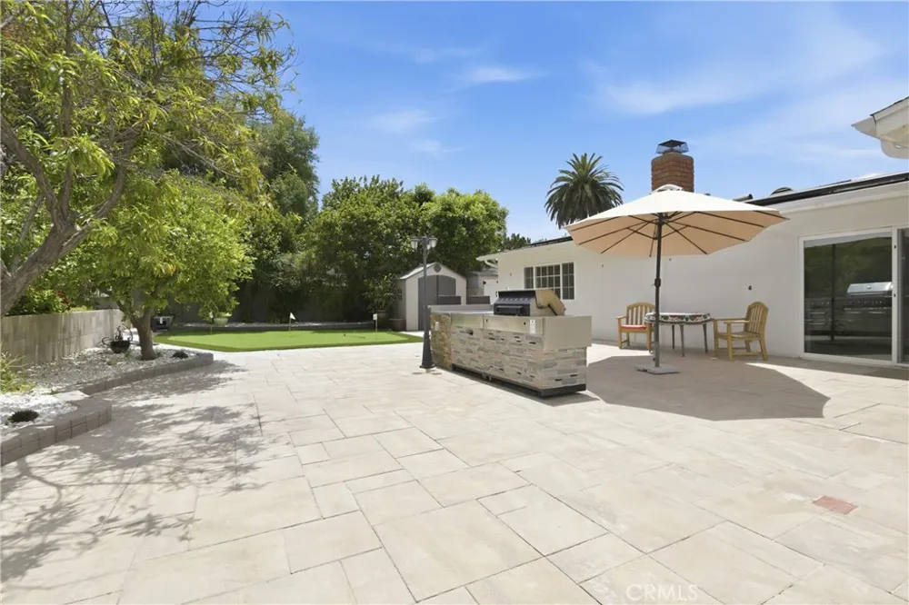 7152 Pomelo West Hills, CA 91307