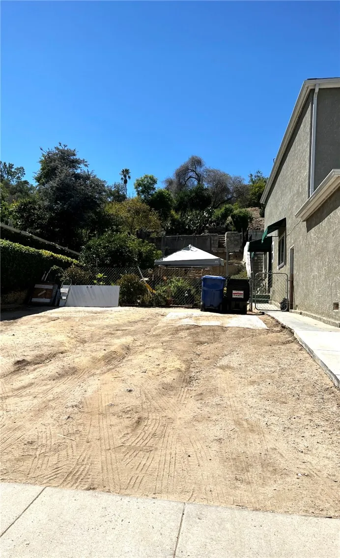 744 AMADOR Los Angeles, CA 90012