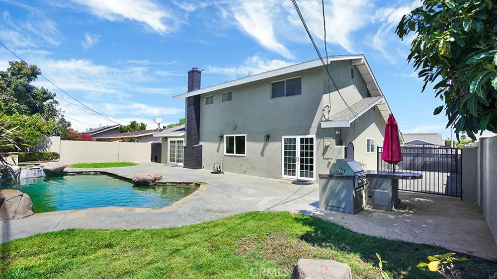 5062 Berkeley Westminster, CA 92683