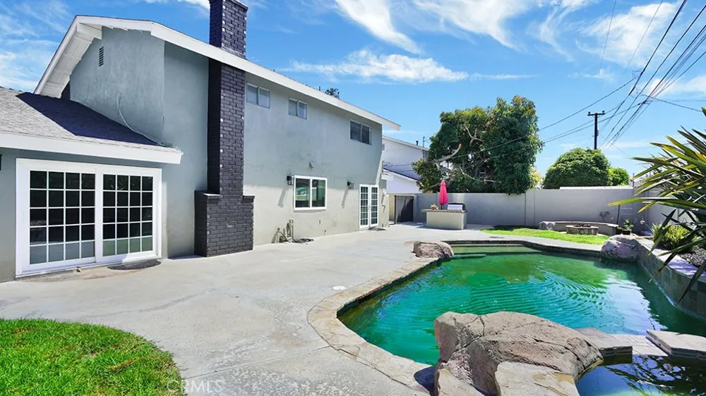 5062 Berkeley Westminster, CA 92683