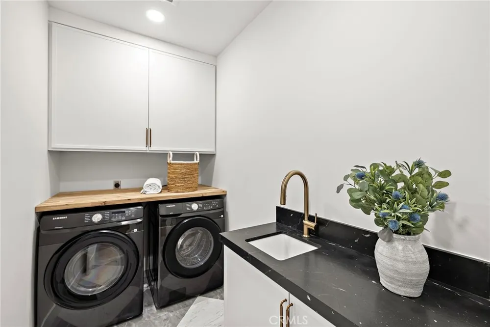 1700 Port Ashley Newport Beach, CA 92660