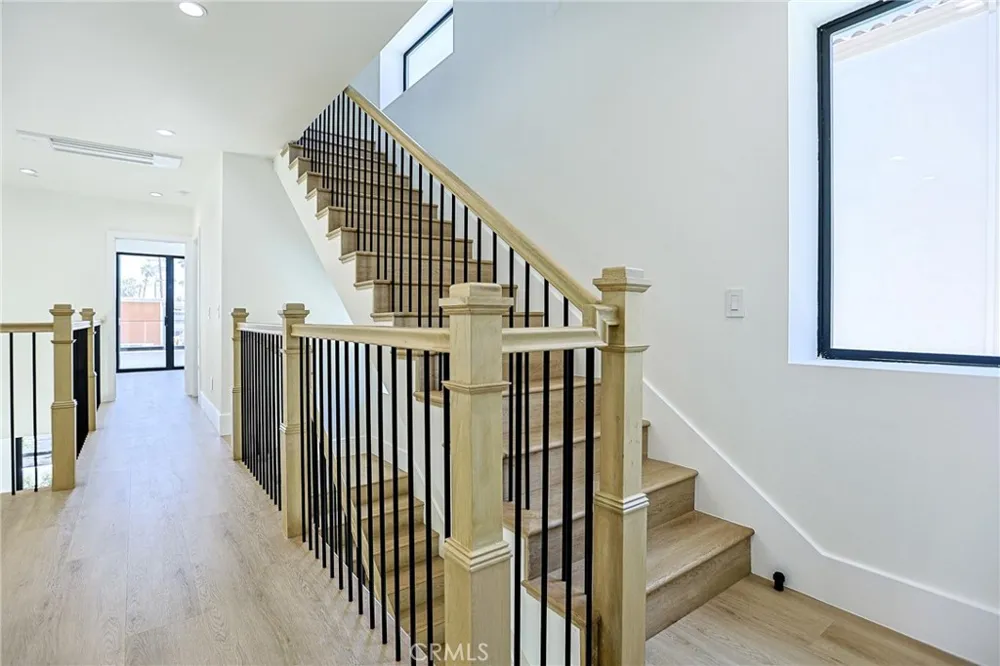109 9th Huntington Beach, CA 92648