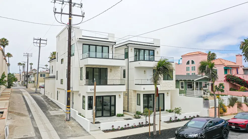 109 9th Huntington Beach, CA 92648