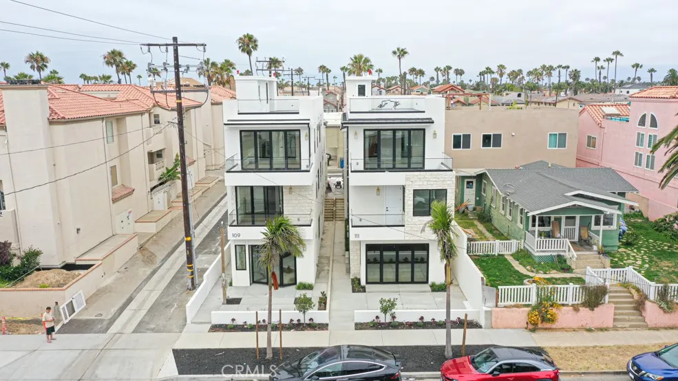 109 9th Huntington Beach, CA 92648