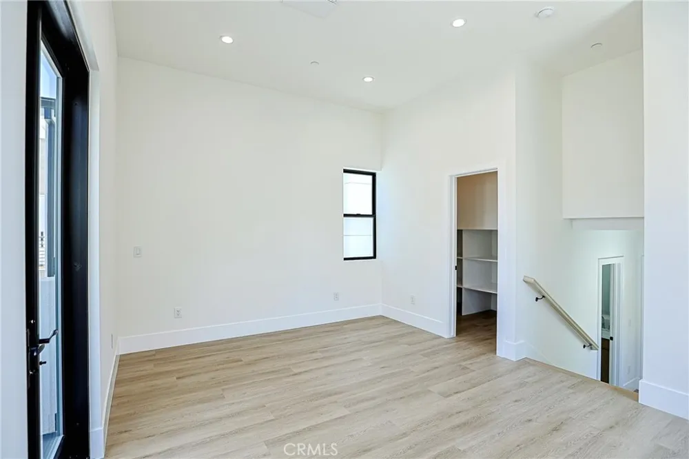 109 9th Huntington Beach, CA 92648