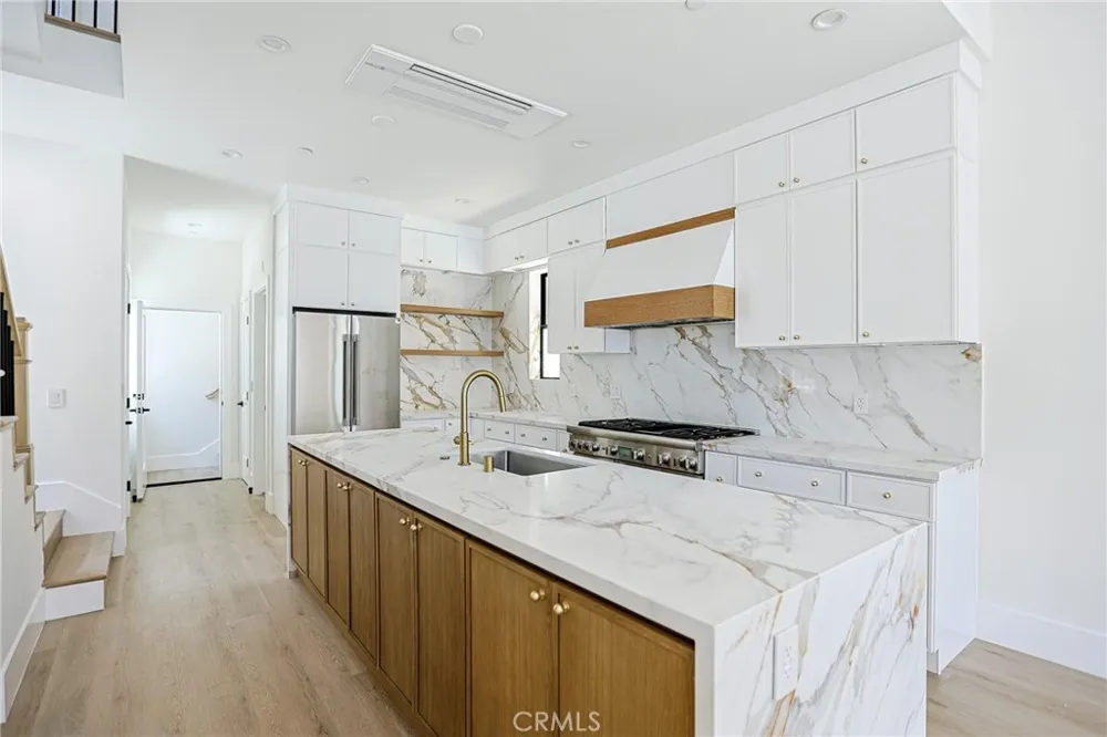 109 9th Huntington Beach, CA 92648