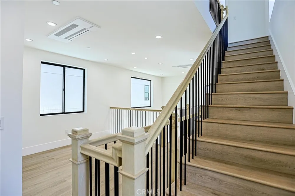 109 9th Huntington Beach, CA 92648