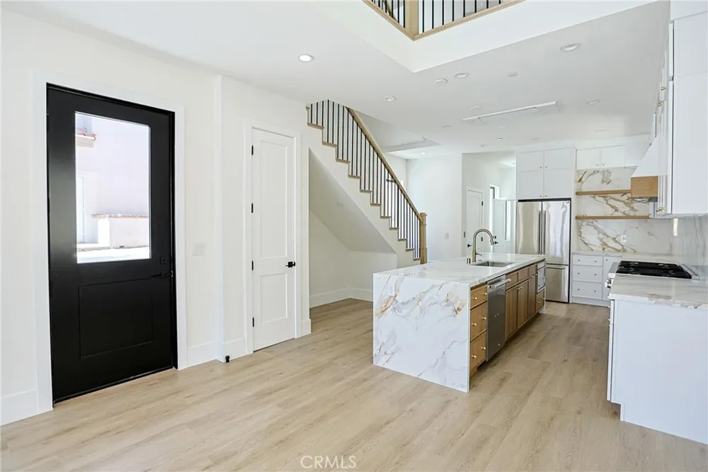 109 9th Huntington Beach, CA 92648