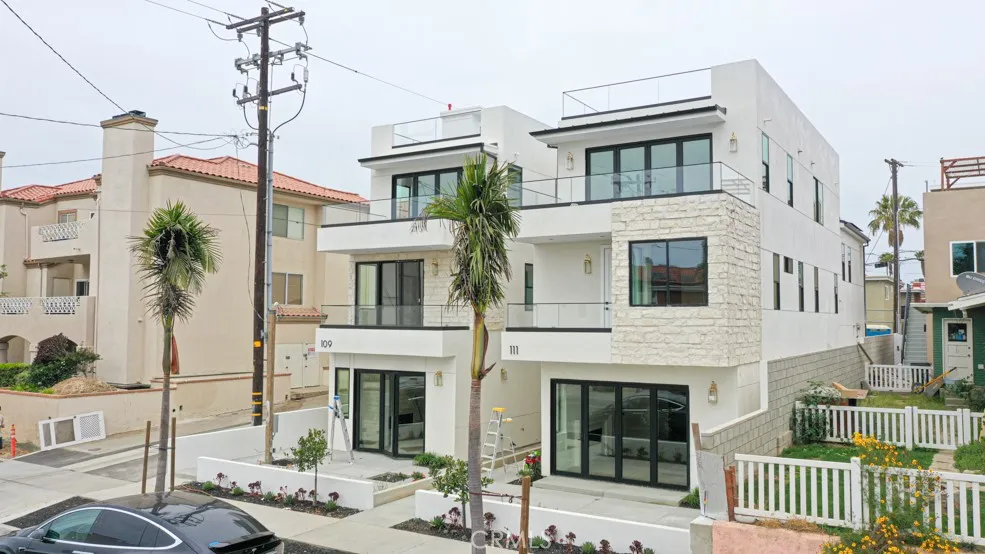 109 9th Huntington Beach, CA 92648