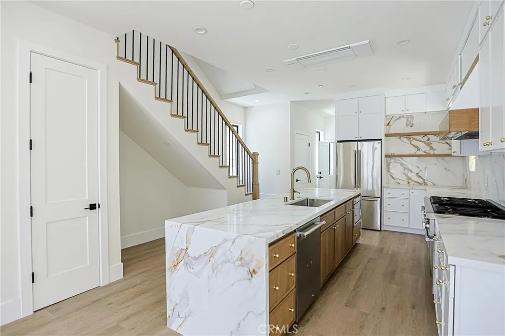 109 9th Huntington Beach, CA 92648