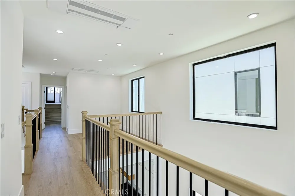109 9th Huntington Beach, CA 92648