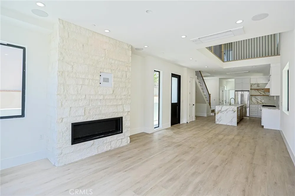 109 9th Huntington Beach, CA 92648