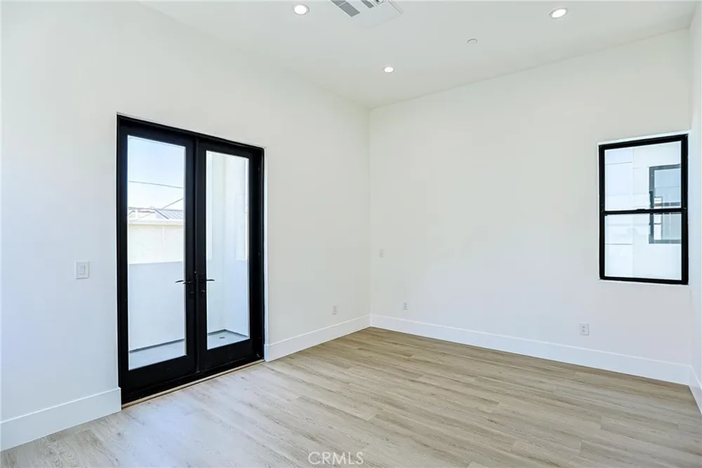 109 9th Huntington Beach, CA 92648