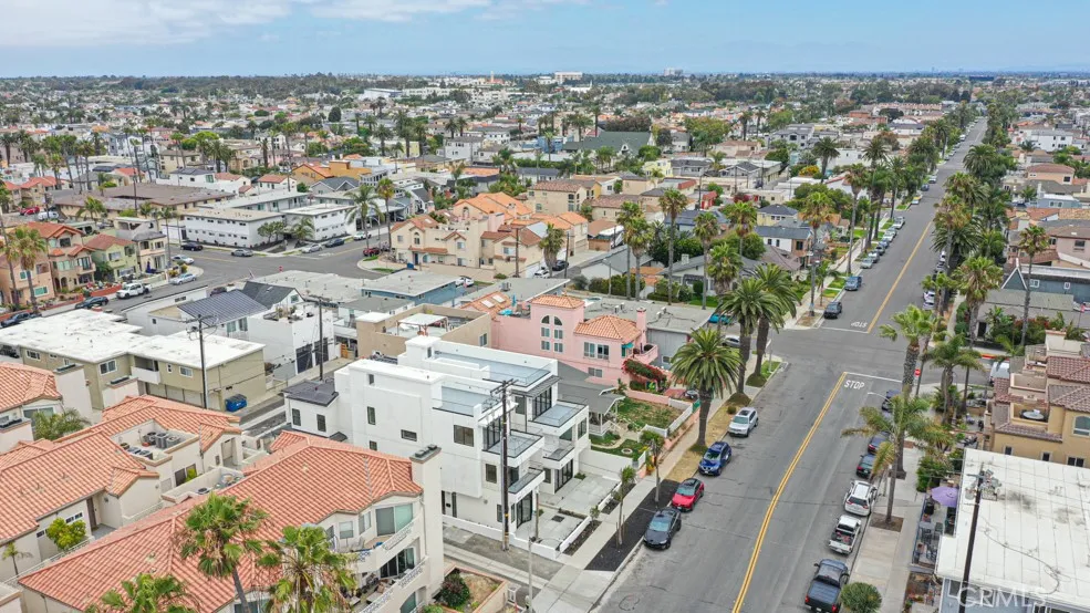 109 9th Huntington Beach, CA 92648