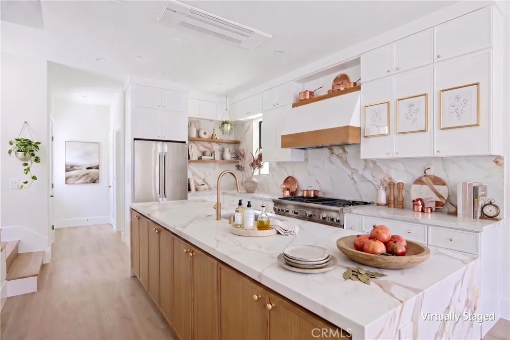 109 9th Huntington Beach, CA 92648