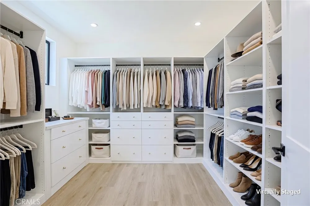 109 9th Huntington Beach, CA 92648