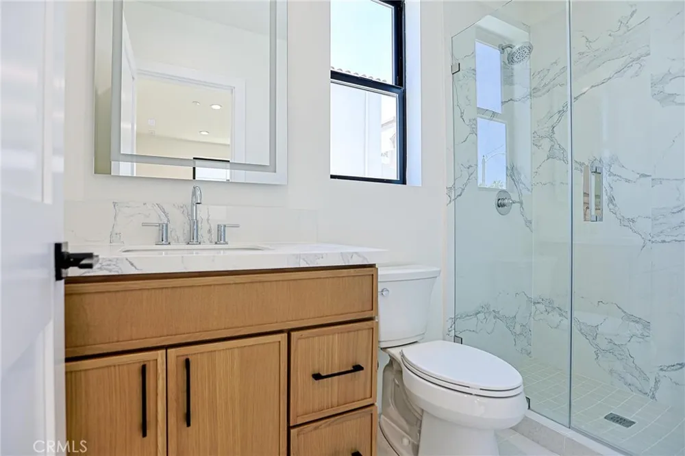 109 9th Huntington Beach, CA 92648