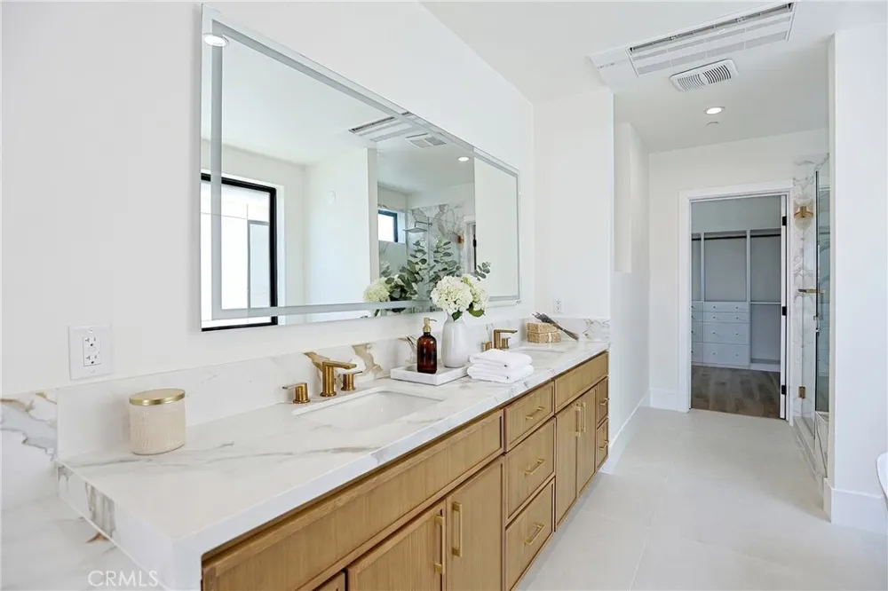 109 9th Huntington Beach, CA 92648