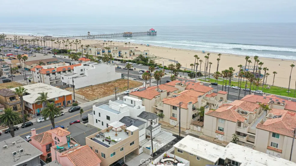 109 9th Huntington Beach, CA 92648