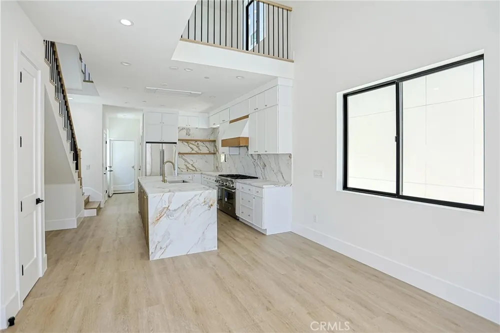 109 9th Huntington Beach, CA 92648