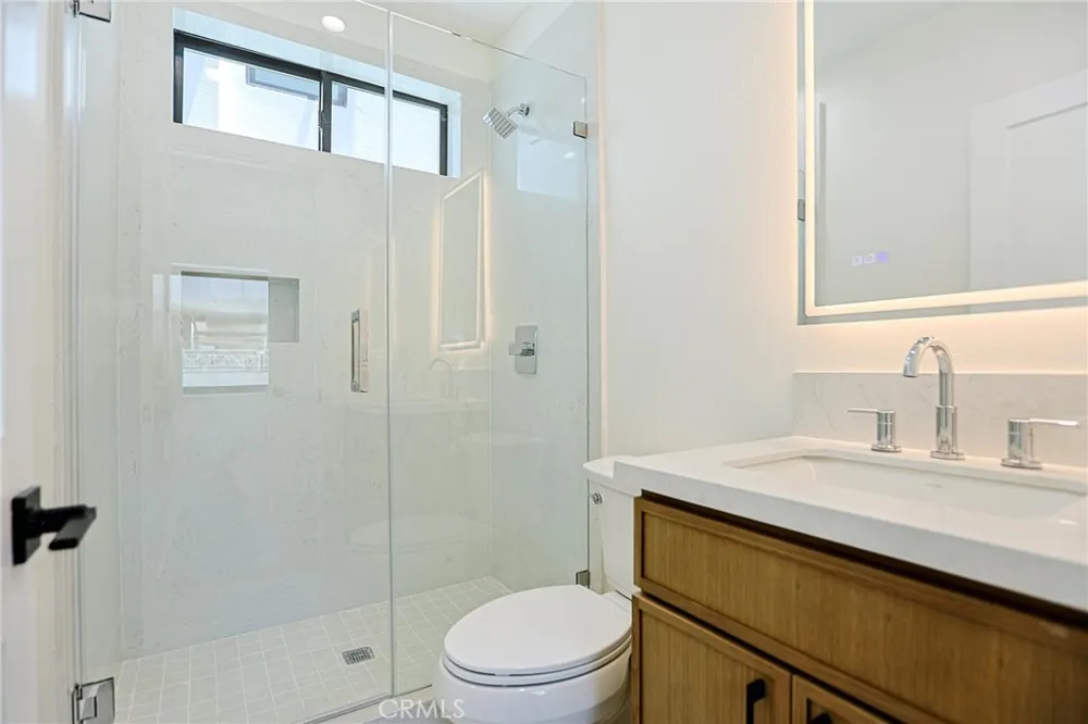 109 9th Huntington Beach, CA 92648