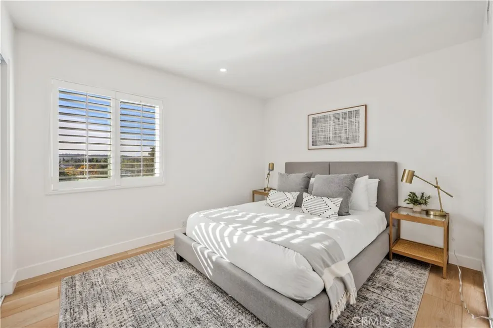 25266 Pacifica Mission Viejo, CA 92691