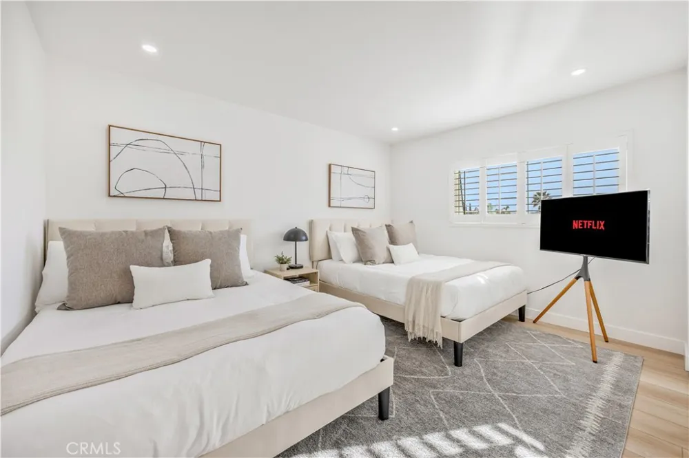 25266 Pacifica Mission Viejo, CA 92691