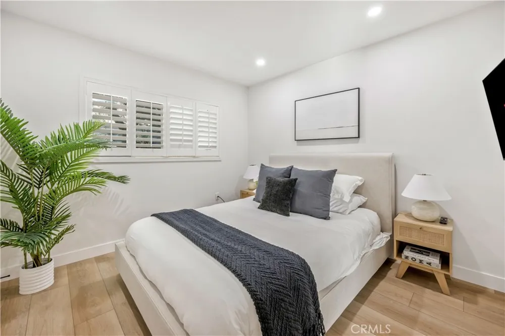 25266 Pacifica Mission Viejo, CA 92691
