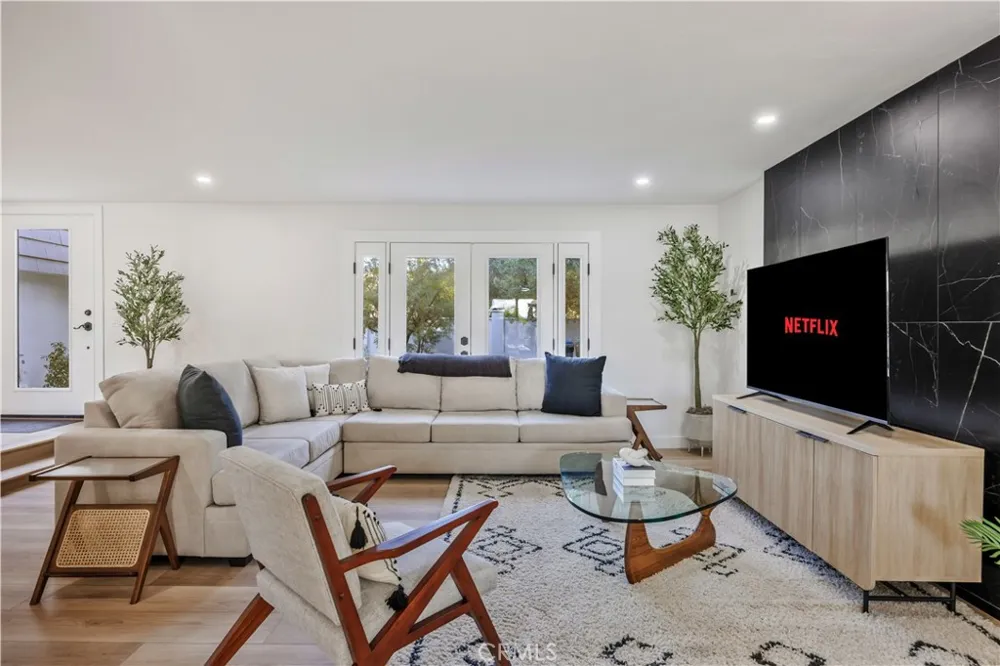 25266 Pacifica Mission Viejo, CA 92691