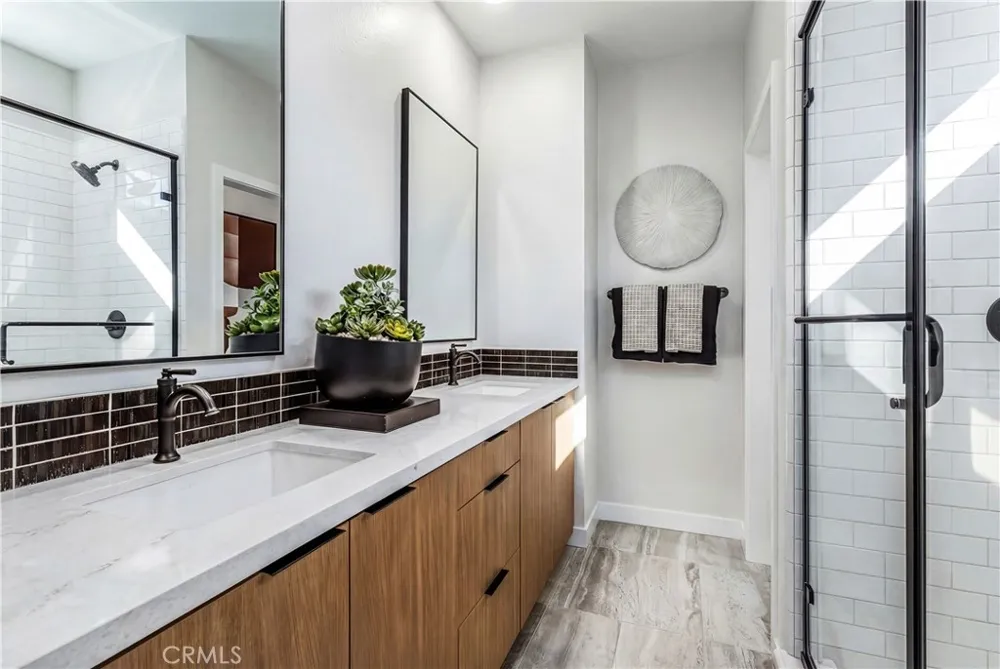 12721 Sky Place #8 Hawthorne, CA 90250