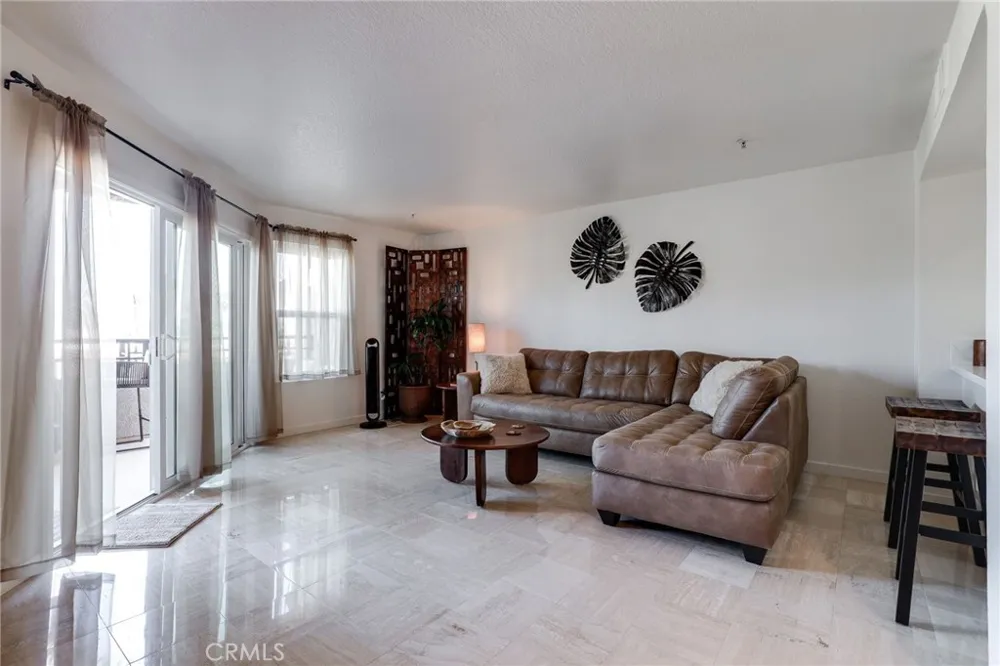 1200 Pacific Coast #327 Huntington Beach, CA 92648