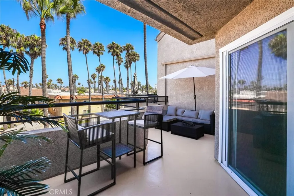 1200 Pacific Coast #327 Huntington Beach, CA 92648
