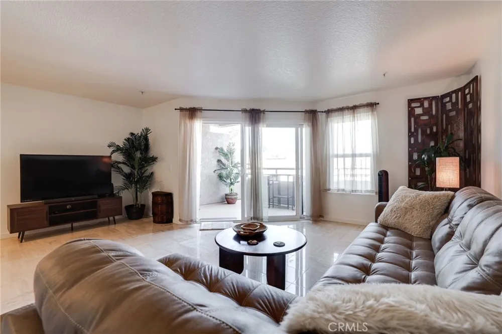 1200 Pacific Coast #327 Huntington Beach, CA 92648