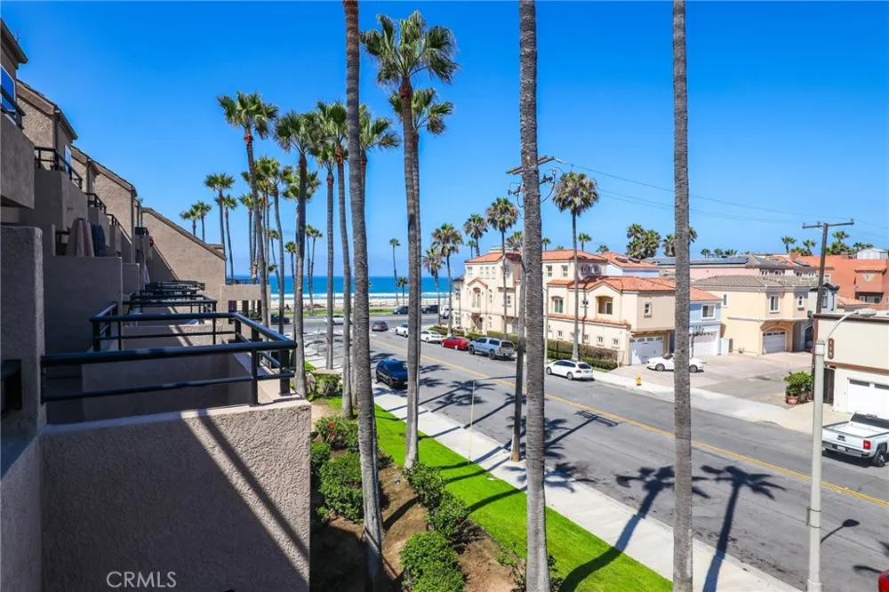 1200 Pacific Coast #327 Huntington Beach, CA 92648
