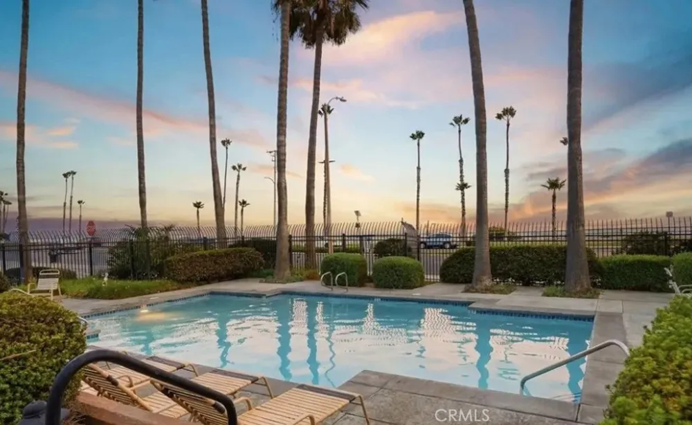 1200 Pacific Coast #327 Huntington Beach, CA 92648