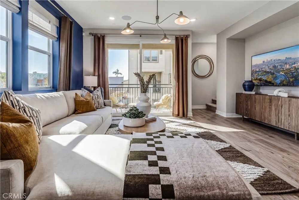 12719 Azure Way #24 Hawthorne, CA 90250